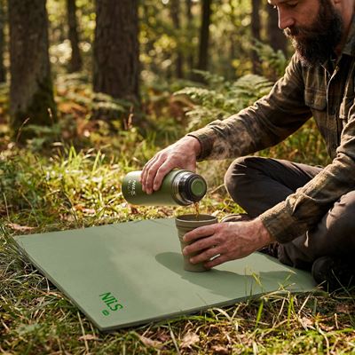 Tapis de sol en mousse avec feuille d'aluminium 190 × 60 × 1,2 cm VERT/ALU NILS Camp 15-05-408 3