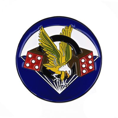 Insigne métallique 506th Parachute Infantry Regiment avec autocollant