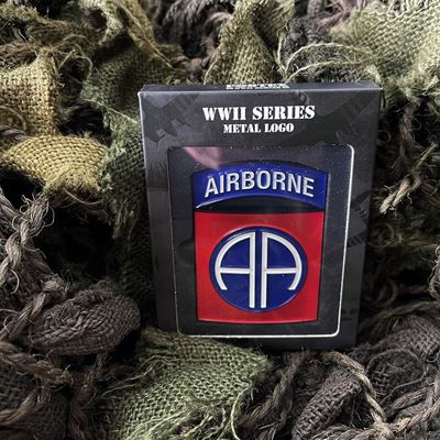 Insigne métallique 82nd Airborne Division avec autocollant ostatní 443503 2