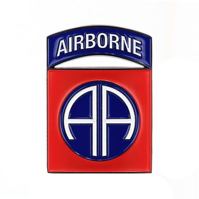 Insigne métallique 82nd Airborne Division avec autocollant