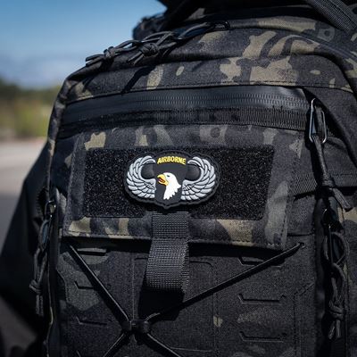 Écusson 3D en plastique 101st Airborne avec ailes 101INC 444130-7409 2