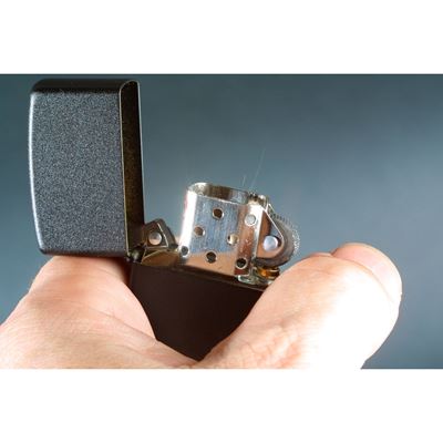 Briquet ZIPPO NOIR ZIPPO 4841 3