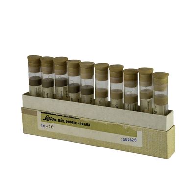 Soie stérile, fibre filée dans une solution conservatrice, 10 tubes