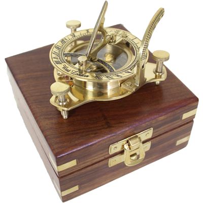 Boussole en laiton avec cadran solaire SUNDIAL dans un coffret en bois
