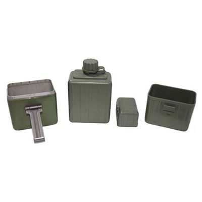 Bouteille yougoslave avec bec verseur carré VERT