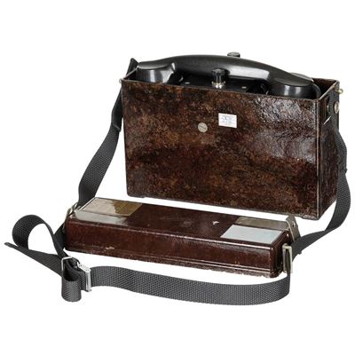 Téléphone de campagne ERICSSON avec accessoires, d'occasion