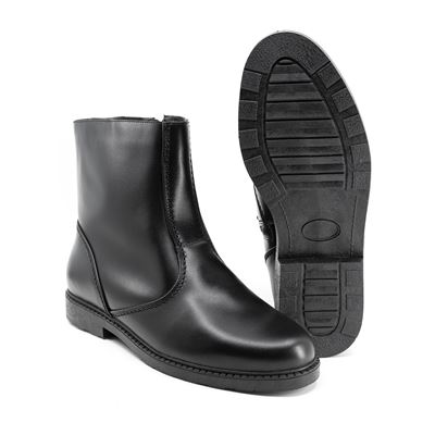 Bottes à la cheville modèle 97 AČR en cuir isolées