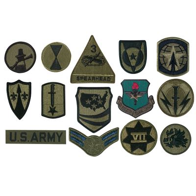 Écusson MILITARY différents types OLIV 50 pièces par paquet