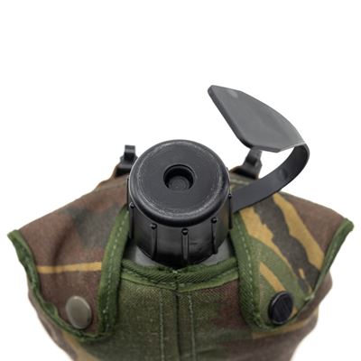 Bouteille de campagne hollandaise avec bec verseur, bouchon NBC et étui DPM usagé. Armée néerlandaise 91452085 2