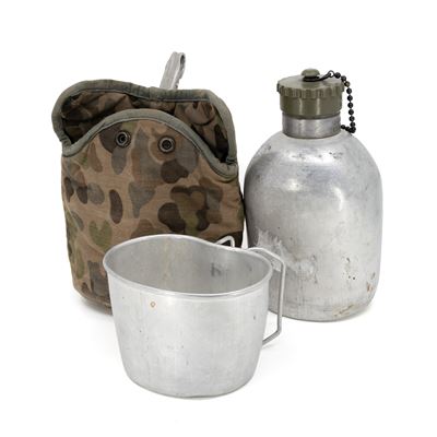 Gourde de campagne ALU AUTRICHIENNE avec bec et housse K4, d'occasion