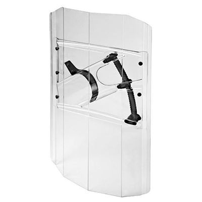 Bouclier anti-frappe carré tenu dans la main droite