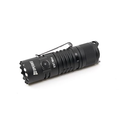 Lampe torche EST MINI rechargeable, compacte, 1900 lumens, 211 mètres, IP68