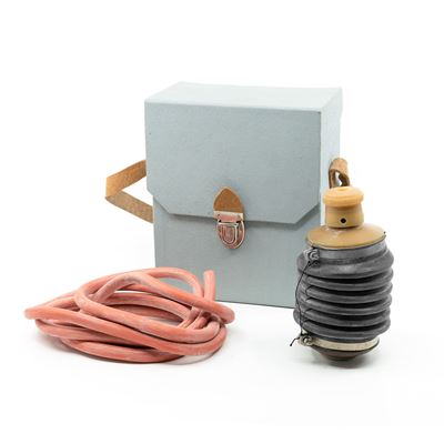 Dispositif d'aspiration selon l'ingénieur Jelínek