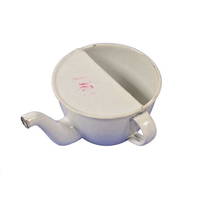 Tasse pour malades émaillée