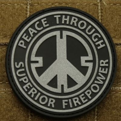 Écusson PEACE plastique NOIR